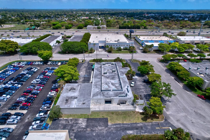 More Photos Of 14150 SW 119th Ave, Miami Manufacturing For Lease