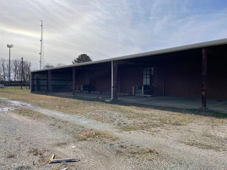 More Photos Of 1947 Bancroft St, Charlotte Warehouse For Lease