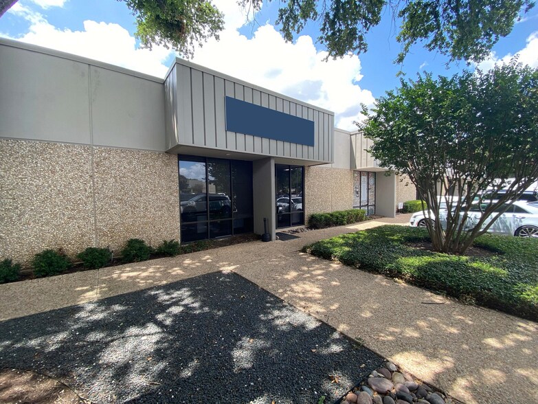 More Photos Of 3007 Longhorn Blvd, Austin Light Distribution For Lease