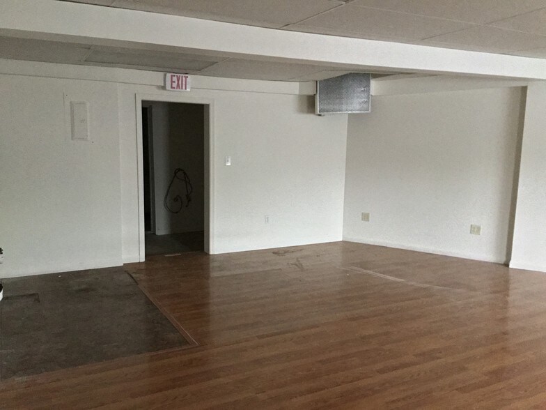 More Photos Of 1007 N Easton Rd, Doylestown Storefront Retail Office For Sale