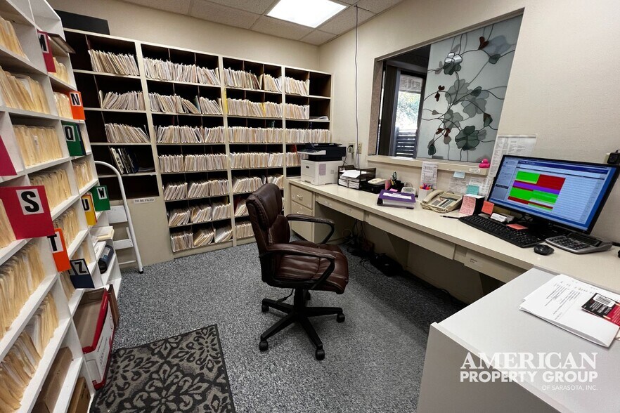 More Photos Of 101 San Marco Dr, Venice Medical For Sale