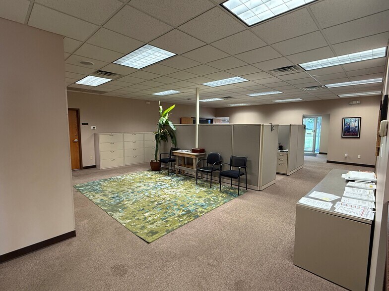 More Photos Of 1190 Erie Ct, Crown Point Manufacturing For Sale