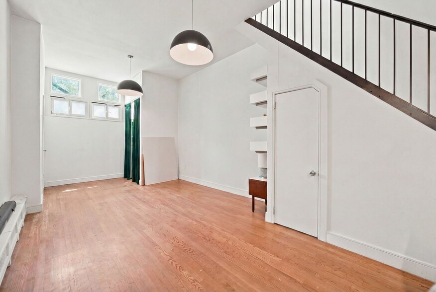 More Photos Of 251 Graham Ave, Brooklyn Storefront Retail Residential For Sale