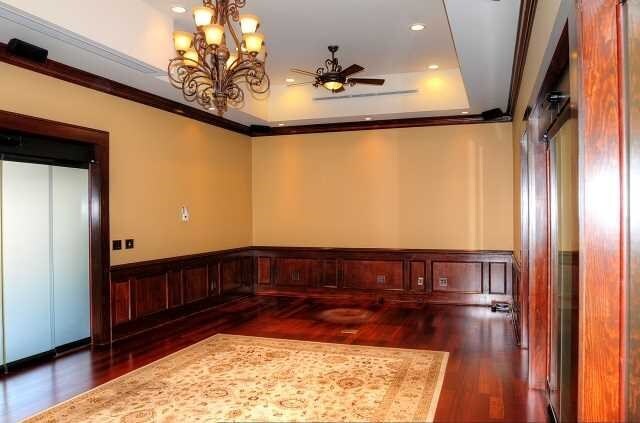 More Photos Of 10 Boice Rd, Hyde Park Medical For Sale