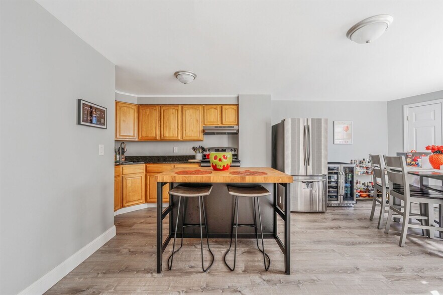 More Photos Of 504 Fire Island Ave, Babylon Flex For Sale