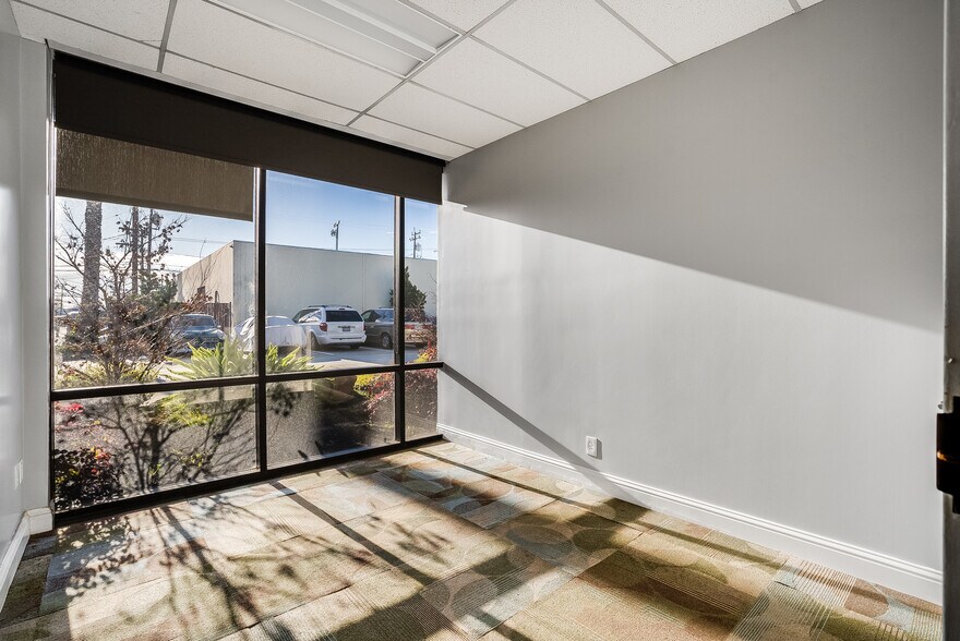 More Photos Of 1300 Industrial Rd, San Carlos Research And Development For Lease