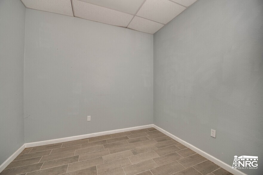 More Photos Of 1881 S Redline Ave, Odessa Warehouse For Sale