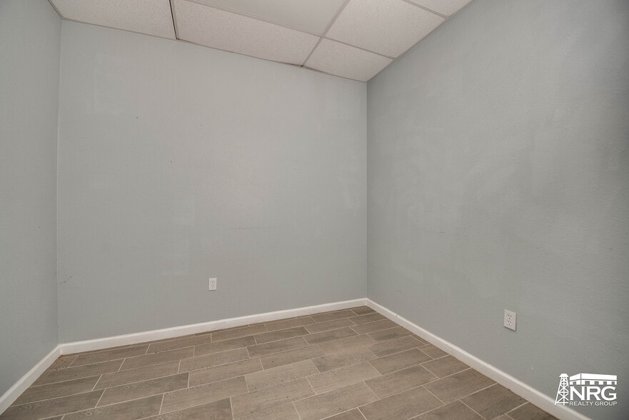 More Photos Of 1881 S Redline Ave, Odessa Warehouse For Lease