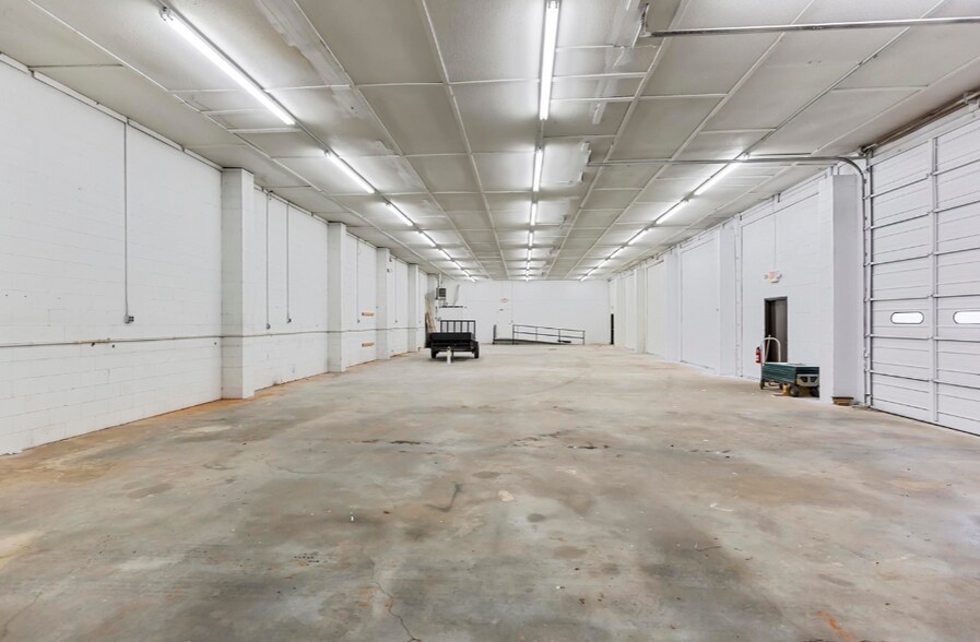 More Photos Of 516 Pearman Dairy Rd, Anderson Freestanding For Sale