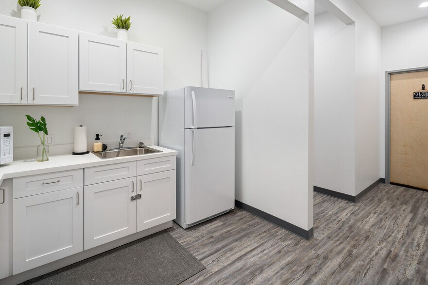 More Photos Of 1790 King Arthur Blvd, Carrollton Coworking Space