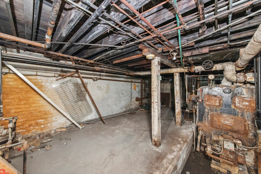 More Photos Of 3330 N Milwaukee Ave, Chicago Medical For Sale