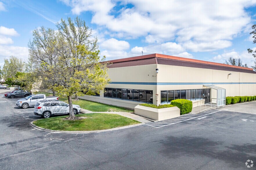 More Photos Of 201 N Sunrise Ave, Roseville Research And Development For Sale