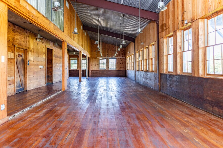 More Photos Of 9310 Baldridge Dr, Pensacola Restaurant For Sale