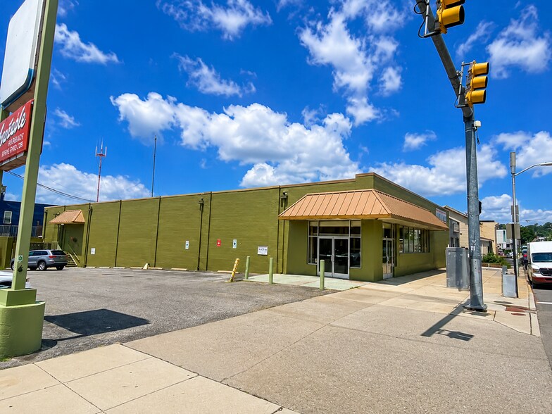 Primary Photo Of 3700 Falls Rd, Baltimore Drugstore For Sale