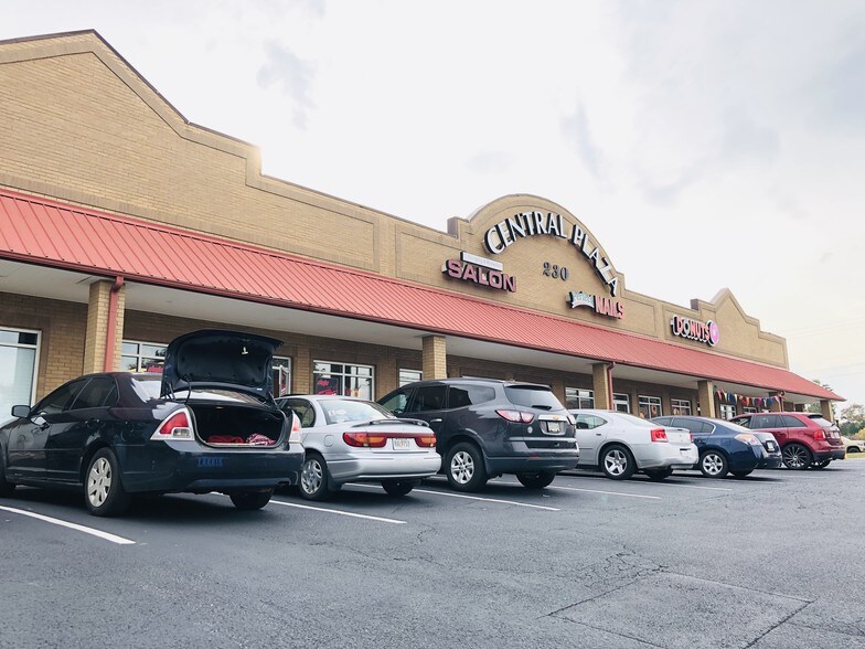 More Photos Of 230 Elm St, Cumming Unknown For Lease