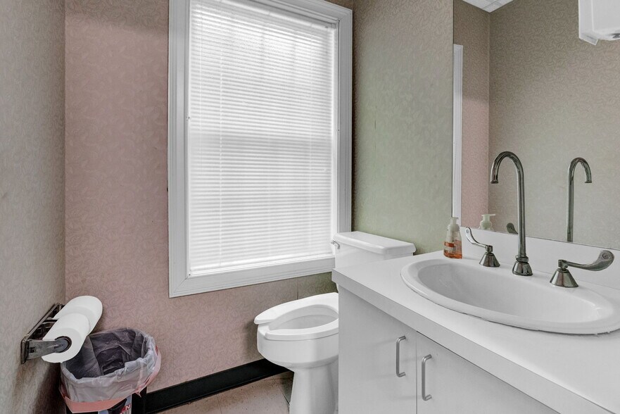 More Photos Of 4171 Marietta St, Powder Springs Medical For Lease