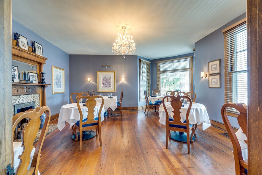 More Photos Of 412 6th St, Bristol Restaurant For Sale