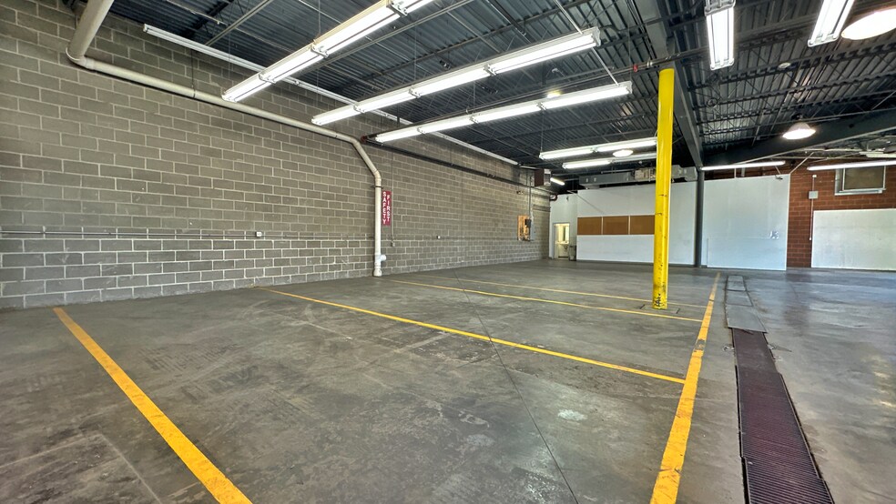 More Photos Of Pippin Rd @ Adams Rd, Cincinnati Unknown For Lease