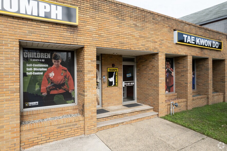 More Photos Of 241 W Union Ave, Bound Brook General Retail For Lease