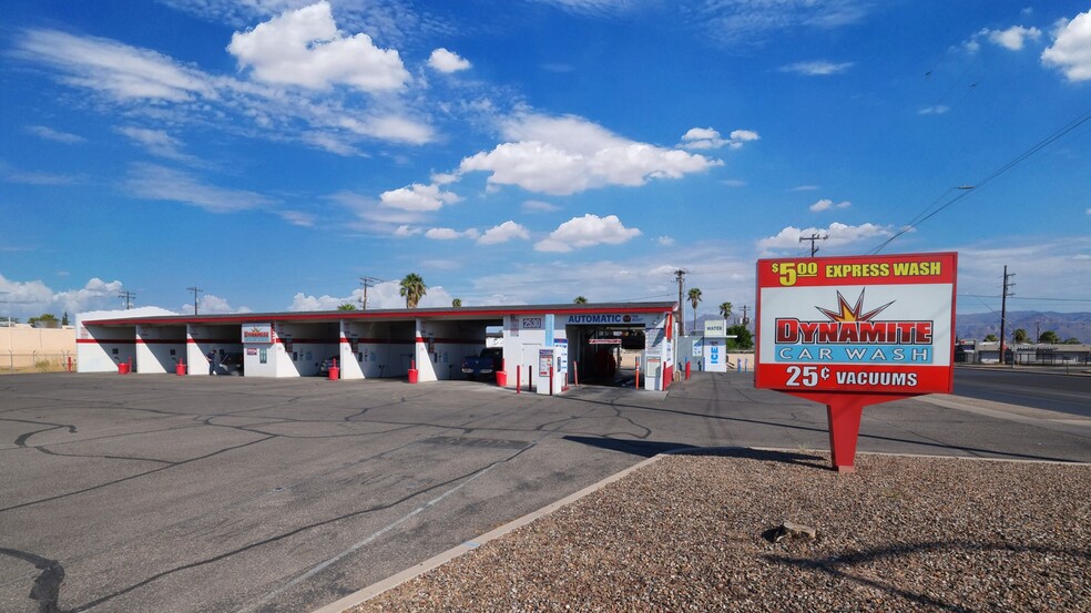 Primary Photo Of 2530 S Wilmot Rd, Tucson Carwash For Sale