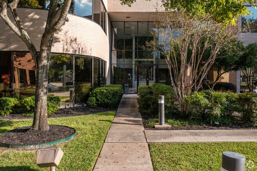 More Photos Of 1240 Blalock Rd, Houston Medical For Lease