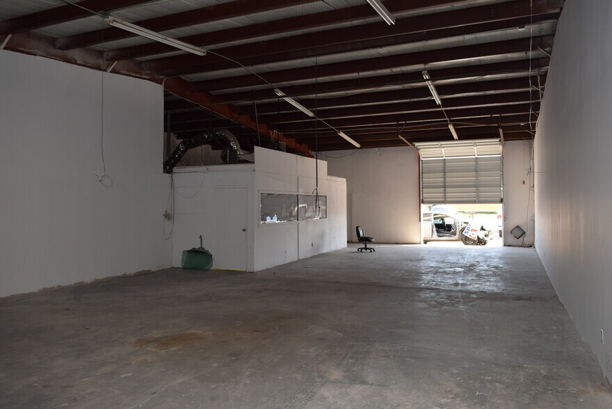 More Photos Of 8922 Frey, Houston Warehouse For Lease