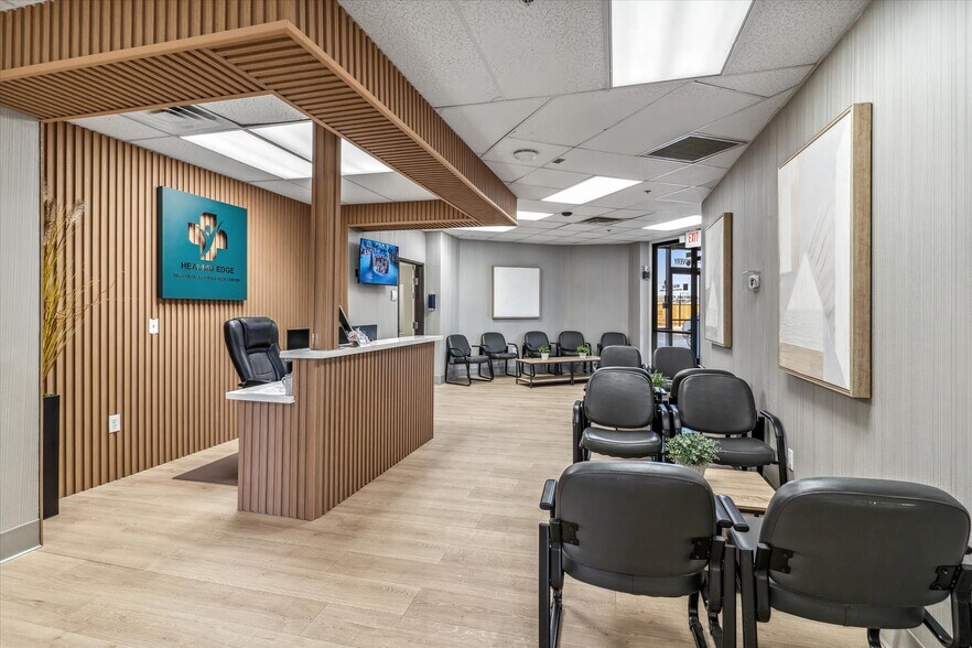 More Photos Of 4220 N 20th Ave, Phoenix Medical For Lease
