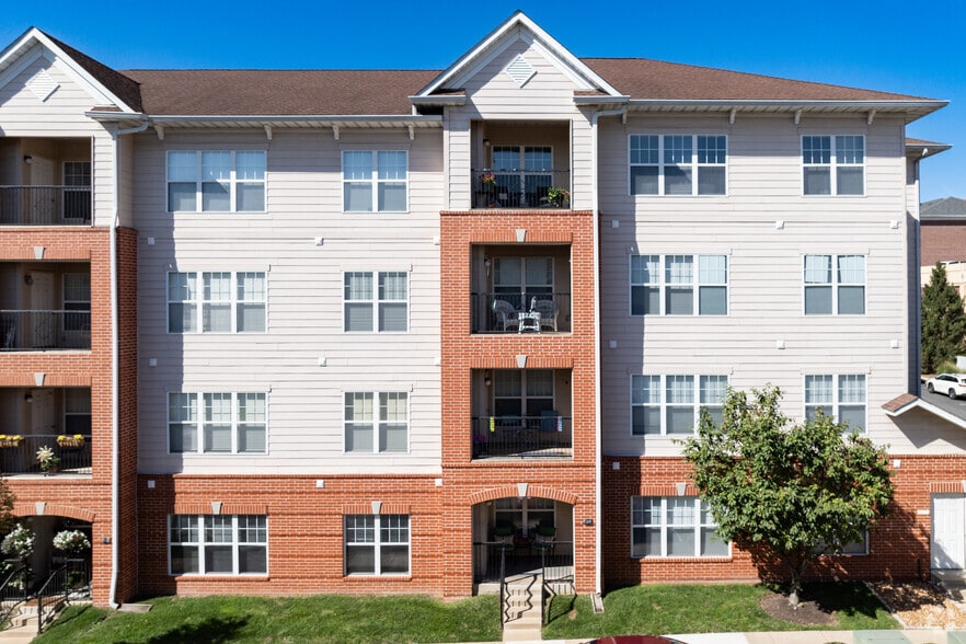 More Photos Of 141 E Madison Ave, Kirkwood Apartments For Lease