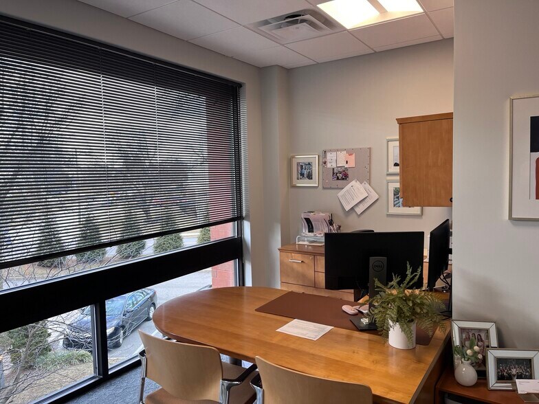 More Photos Of 492 Norristown Rd, Blue Bell Office For Sale