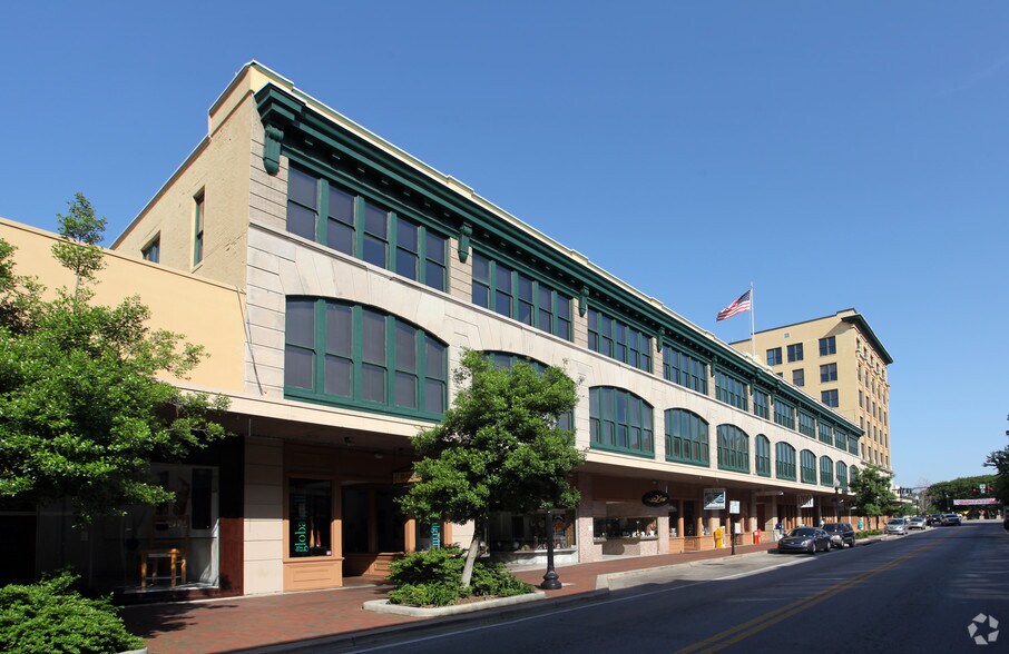 More Photos Of 3 W Garden St, Pensacola Coworking Space