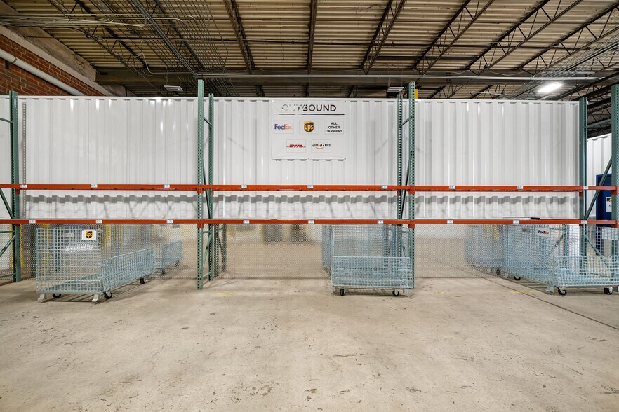 More Photos Of 9801 S 51st St, Phoenix Showroom For Lease