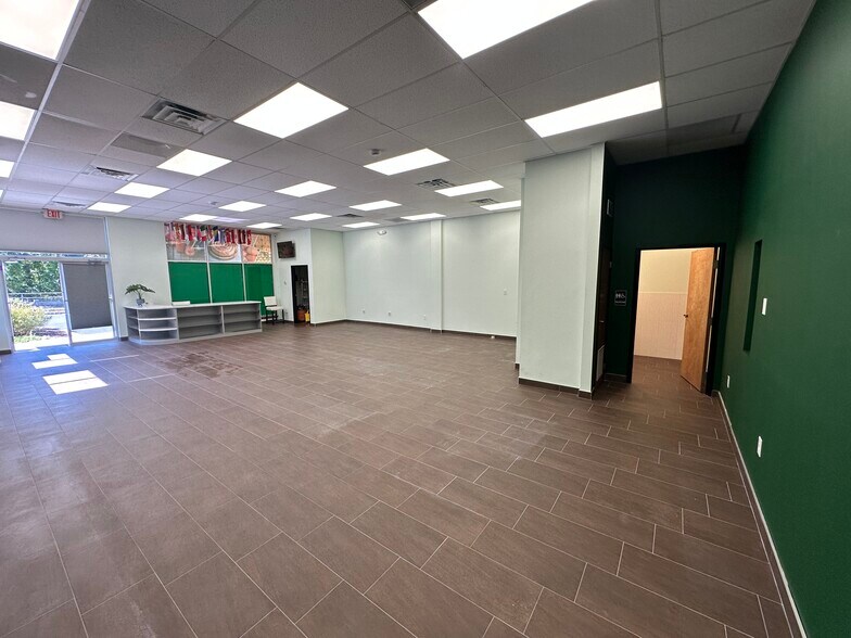 More Photos Of 2252 Paterson-Hamburg Tpke, Wayne Freestanding For Lease