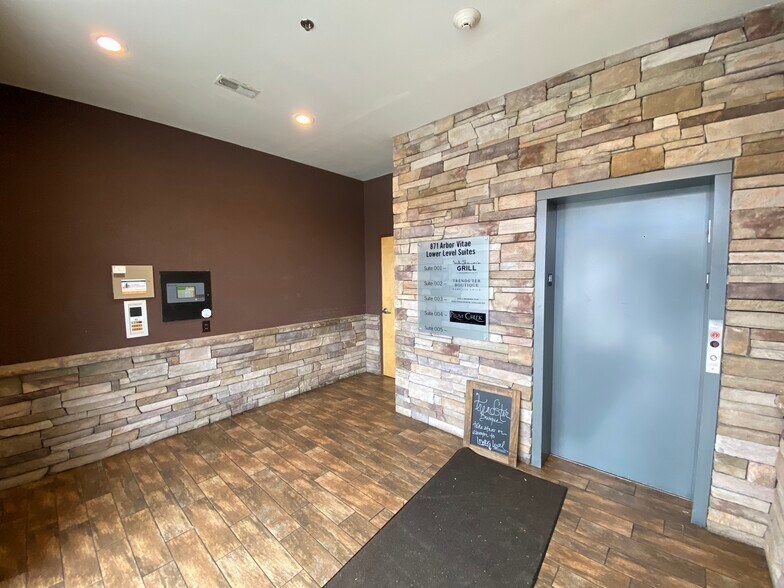 More Photos Of 921 S Arbor Vitae, Edwardsville Unknown For Lease