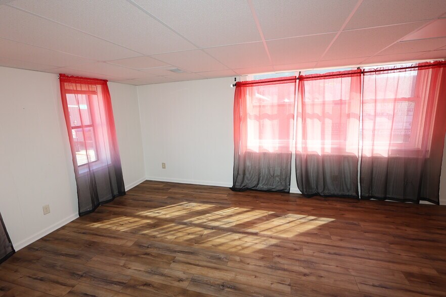 More Photos Of 101 W Main St, Syracuse Storefront Retail Residential For Sale