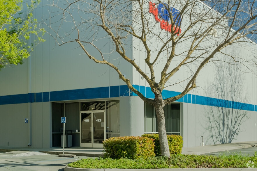 More Photos Of 3132 Dwight Rd, Elk Grove Unknown For Lease