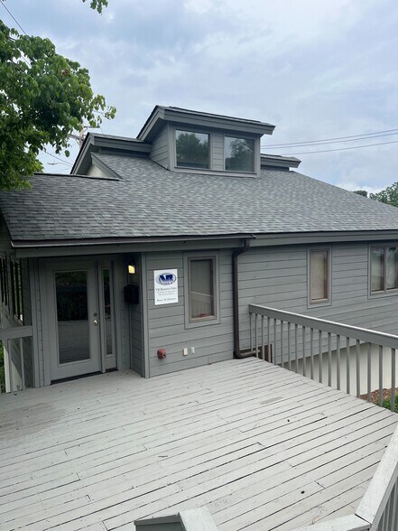 Primary Photo Of 1024 E North St, Greenville Office For Lease