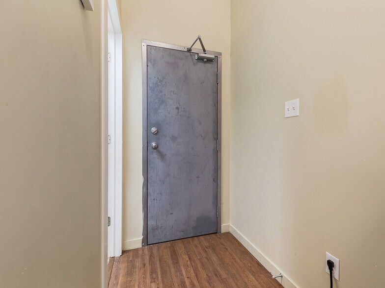 More Photos Of 122 5 St S, Lethbridge Apartments For Sale