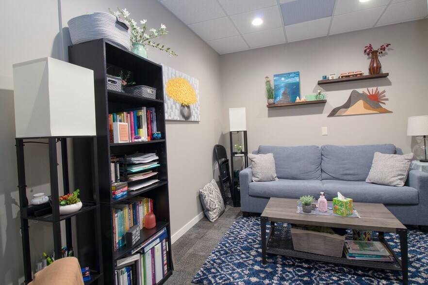 More Photos Of 5308 Parklane Pl, Kearney Office For Sale