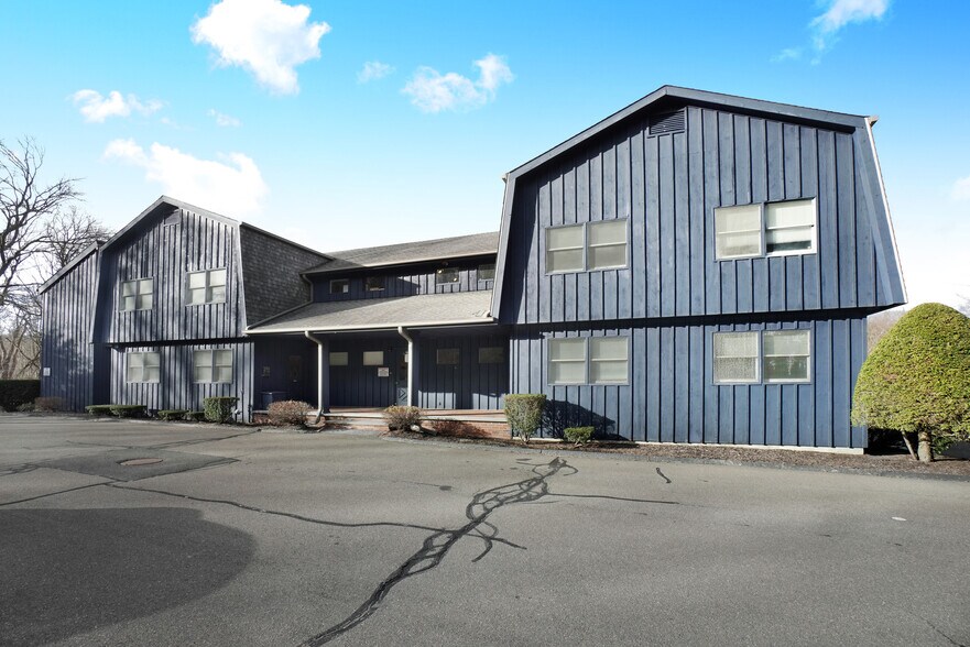 More Photos Of 23 Amity Rd, Bethany Medical For Lease