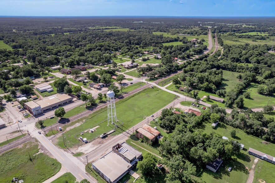 More Photos Of 131 Commerce st, Lovelady General Retail For Sale