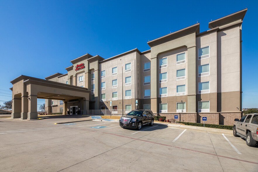 Primary Photo Of 2700 Green Oaks Rd, Fort Worth Hotel For Sale