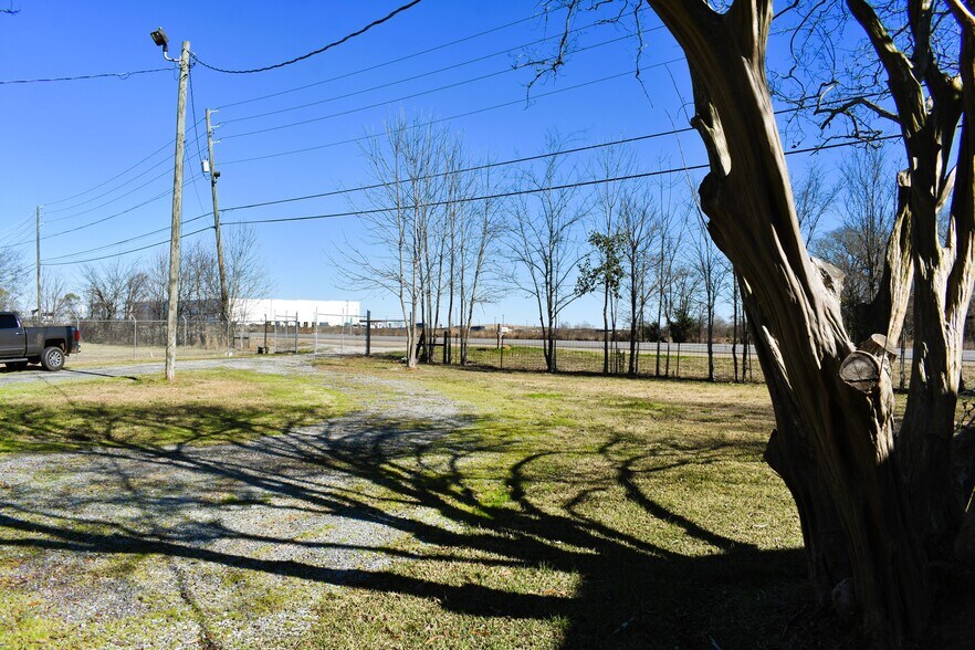 More Photos Of 7050 Mobile Hwy, Montgomery Industrial For Sale