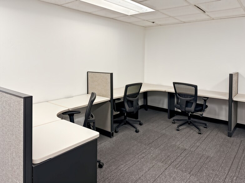 More Photos Of 560 W Brown Rd, Mesa Coworking Space