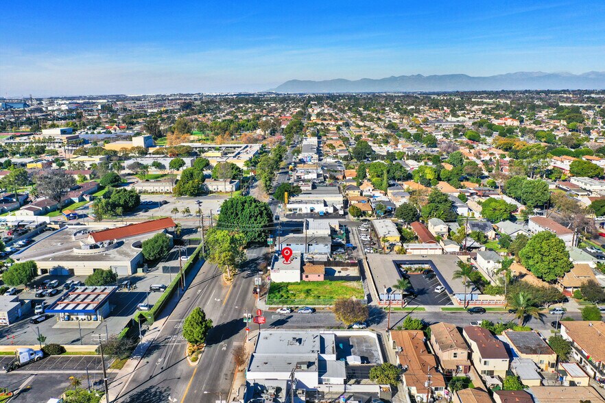 More Photos Of 1862 Santa Fe Ave, Long Beach Storefront For Lease