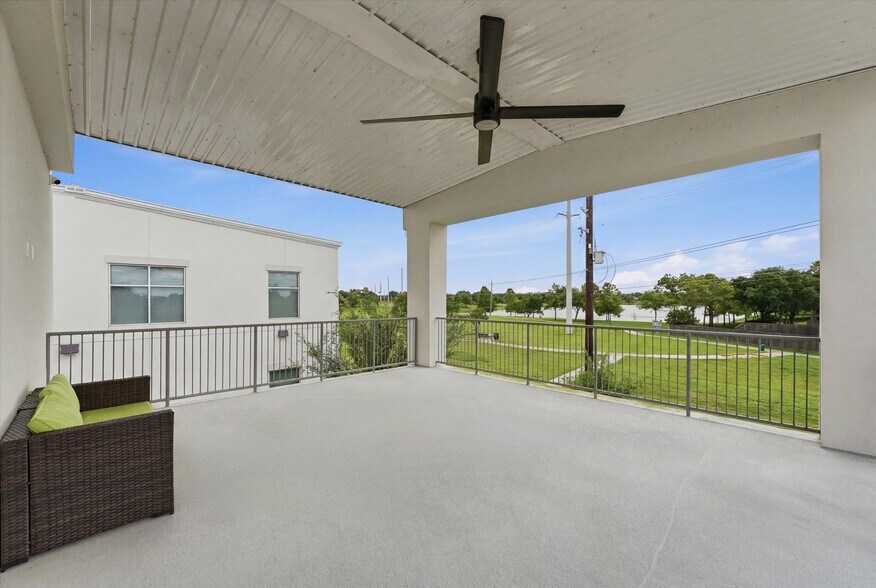 More Photos Of , Pearland Office For Sale