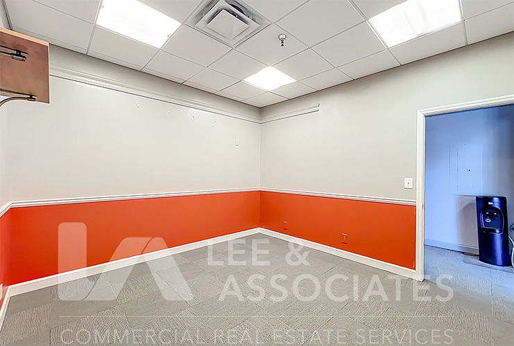 More Photos Of 770 W Bay St, Winter Garden Flex For Lease