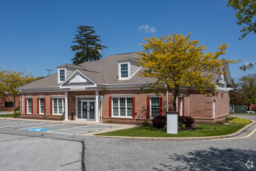 More Photos Of 10620 York Rd, Cockeysville Bank For Lease