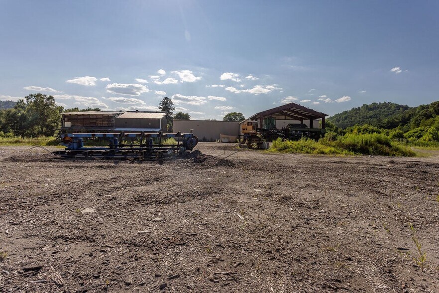 More Photos Of 398 Main St, Roulette Warehouse For Sale
