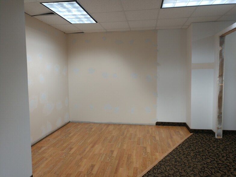 More Photos Of 621 N Benton Dr, Sauk Rapids Office For Lease