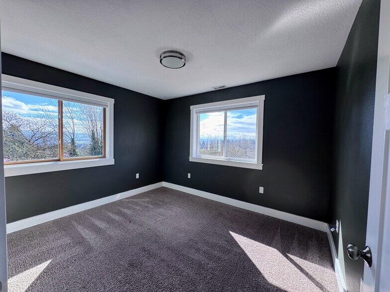 More Photos Of 1505 NW 10th Ave, Camas Multifamily For Sale